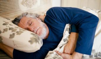 Mann Schläft - COPD und Mythen