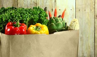 tuete-mit-lebensmitteln